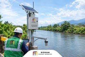 pemasangan automatic water level di sungai